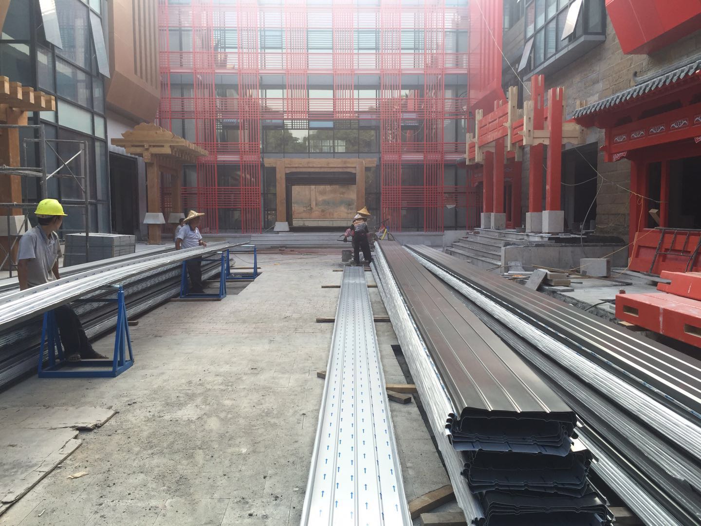 福建***中學(xué)屋面板項目